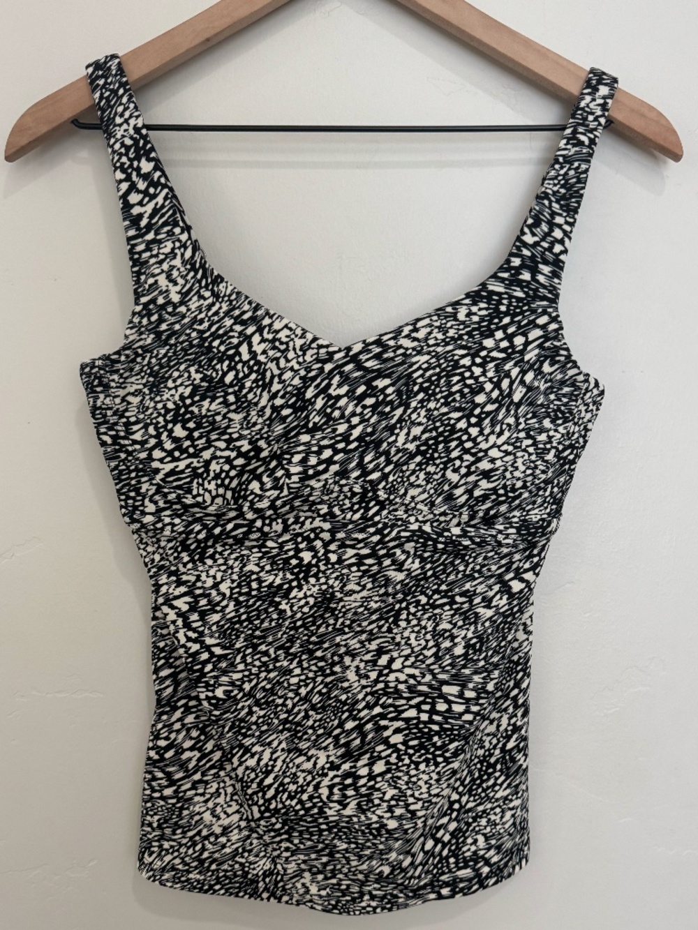 Athleta Bondi Bra Cup Tankini Top in Animalia Sea Salt Print 36 B/C Swimwear - Picture 4 of 9